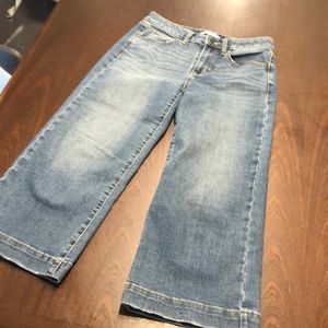 Sonoma cropped wide leg jeans, size 4